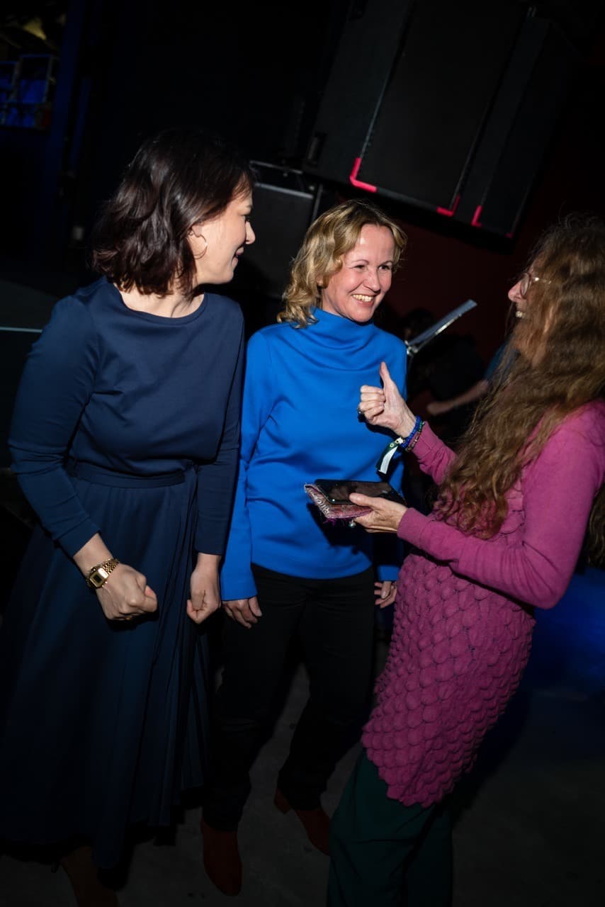 Annalena Baerbock und Steffi Lemke bei der 30 Jahrfeier