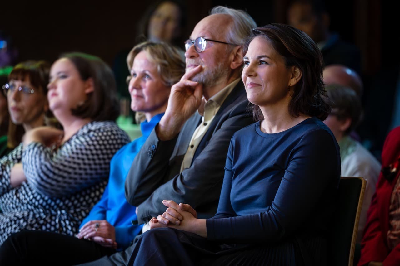 Grüne Spitzenpolitiker*innen bei der 30 Jahrfeier