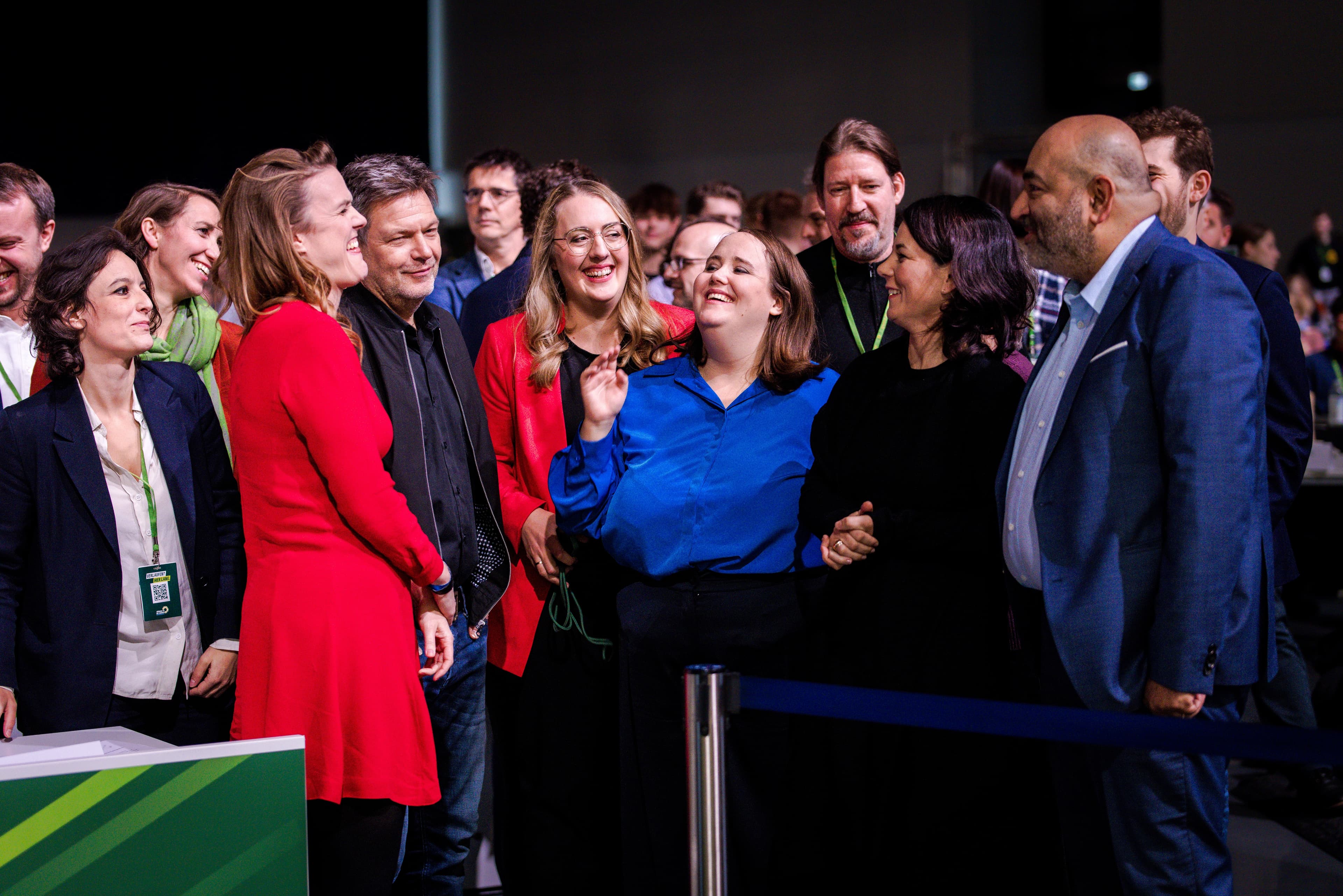 Der Bundesvorstand, Annalena Baerbock, Robert Habeck und Terry Reintke beim Bundesparteitag in Karlsruhe,