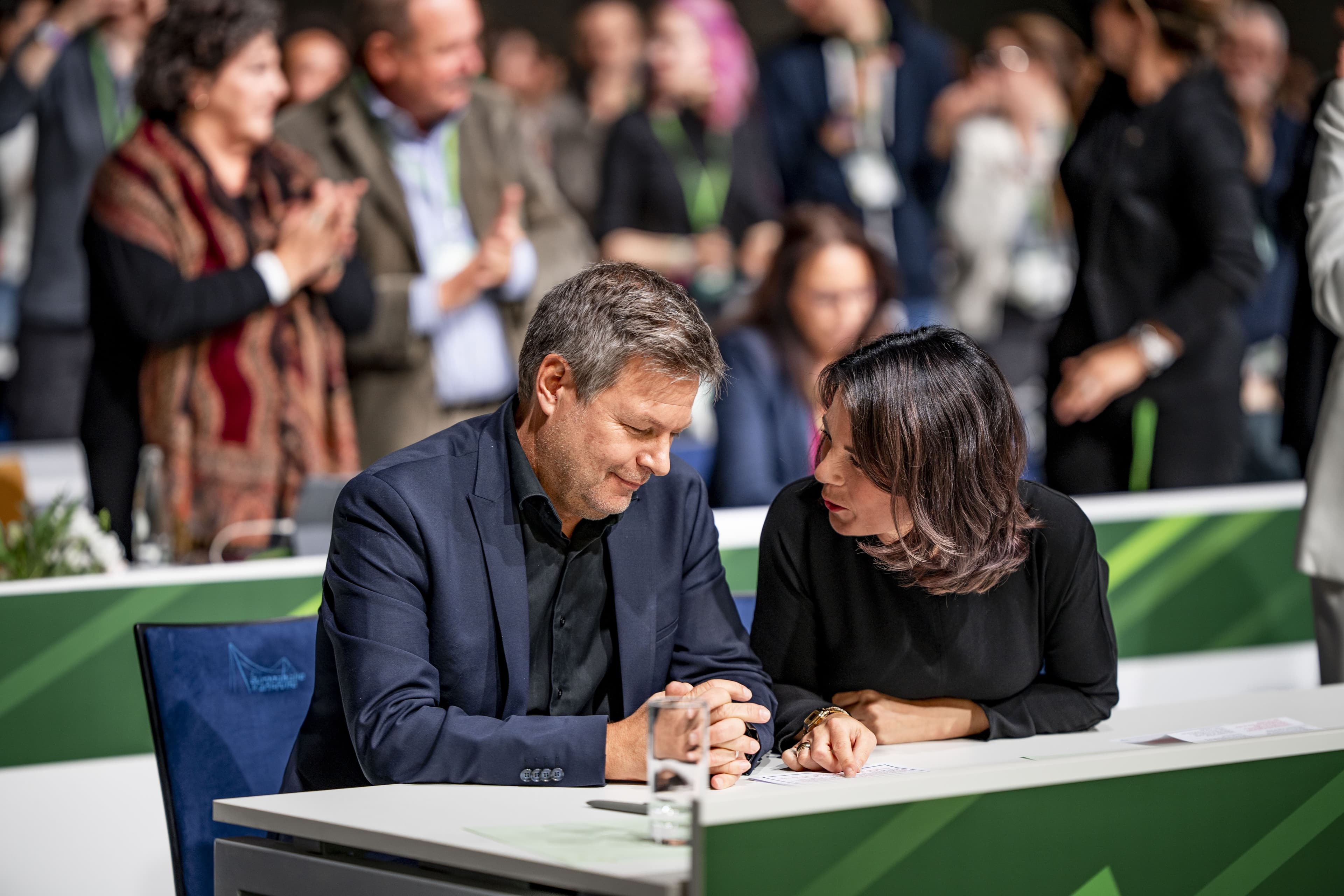 Robert Habeck und Annalena Baerbock auf dem Parteitag 2023