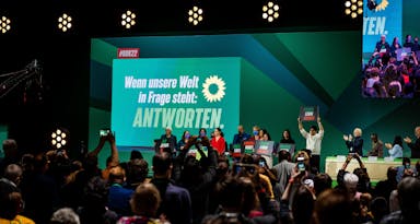 Solidaritätsbekundung an die iranischen Frauen und ihren Kampf für Freiheit auf dem grünen Parteitag in Bonn